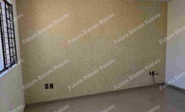 Casa en RENTA, VILLA UNIVERSIDAD. COTO PEQUEÑO Y ACOGEDOR. $13,000.- más mantenimiento.