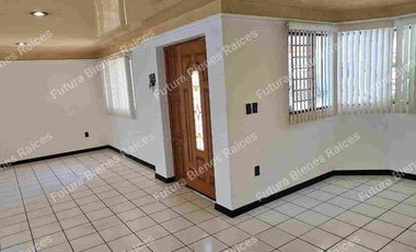 Casa en RENTA, VILLA UNIVERSIDAD. COTO PEQUEÑO Y ACOGEDOR. $13,000.- más mantenimiento.