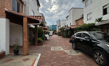 VENDO CASA EN CONJUNTO VILLAS DEL MEDITERRANEO ALCARAZ EN FLORIDABLANCA