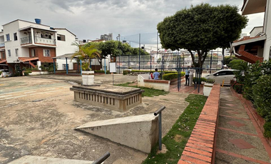 VENDO CASA EN CONJUNTO VILLAS DEL MEDITERRANEO ALCARAZ EN FLORIDABLANCA