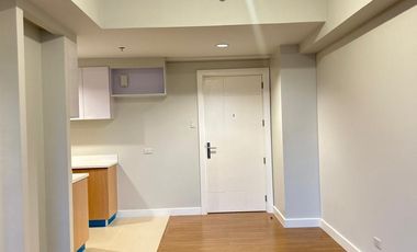 FS: 2BR Unit at The Arton By Rockwell, Quezon City.