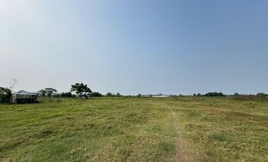 Commercial land for sale in East Serang, Banten. Very strategic location because it is close to the toll road & right on the side of the road