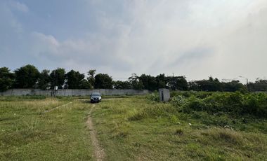 Commercial land for sale in East Serang, Banten. Very strategic location because it is close to the toll road & right on the side of the road