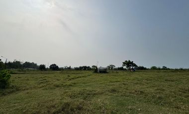 Commercial land for sale in East Serang, Banten. Very strategic location because it is close to the toll road & right on the side of the road