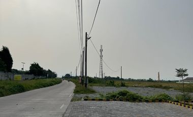 Commercial land for sale in East Serang, Banten. Very strategic location because it is close to the toll road & right on the side of the road