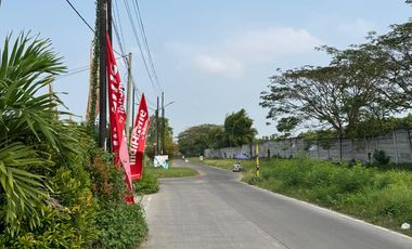 Commercial land for sale in East Serang, Banten. Very strategic location because it is close to the toll road & right on the side of the road