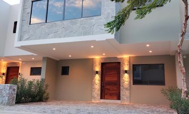 Casa con equipamiento y amenidades PREMIUM!!!