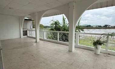 CASA DE ALQUILER SECTOR LA AURORA.