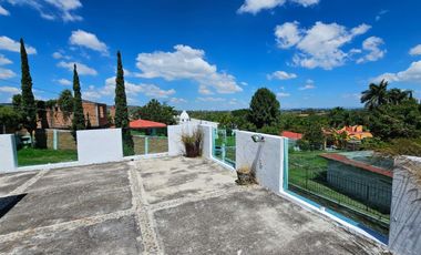 CASA DE CAMPO EN COTO CARRETERA A CHAPALA 4 RECS TERRAZAS Y ALBERCA.