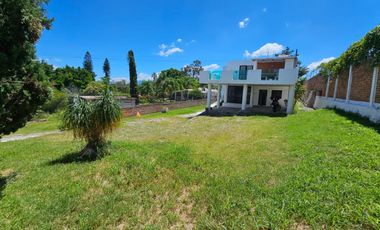 CASA DE CAMPO EN COTO CARRETERA A CHAPALA 4 RECS TERRAZAS Y ALBERCA.