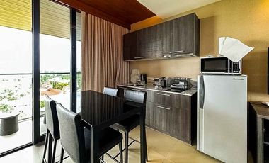 Luxurious Studio with Panoramic Ocean Views in The Reef Island Resort