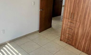 CASA EN RENTA PASEO ARBOLEDA ZONA AEROPUERTO