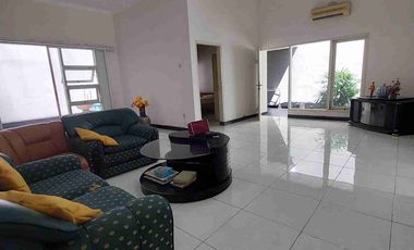 Rumah sewa furnish besar Kutisari indah, Surabaya dekat siwalankerto,waru,rungkut, kampus Petra,Ubaya