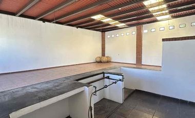 LOCAL COMERCIAL EN RENTA $20,000 MXN FRENTE A GASOLINERA PEDRO ESCOBEDO