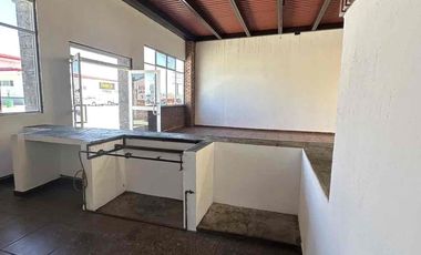 LOCAL COMERCIAL EN RENTA $20,000 MXN FRENTE A GASOLINERA PEDRO ESCOBEDO