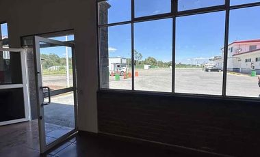 LOCAL COMERCIAL EN RENTA $20,000 MXN FRENTE A GASOLINERA PEDRO ESCOBEDO