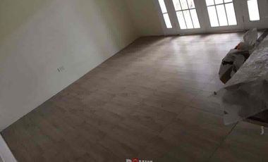 Arriendo  casa 3 dormitorios, 2 estacionamientos