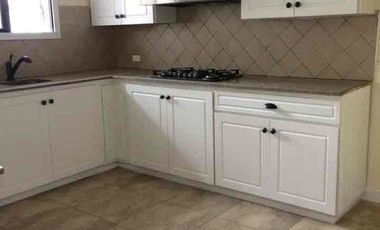 Arriendo  casa 3 dormitorios, 2 estacionamientos