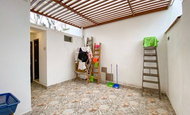 Terreno Comercial en Esquina en Avenida Pershing!!!