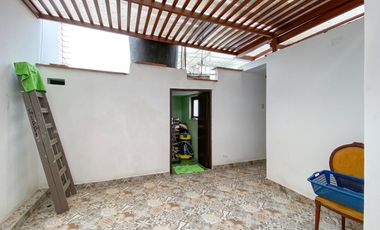 Terreno Comercial en Esquina en Avenida Pershing!!!