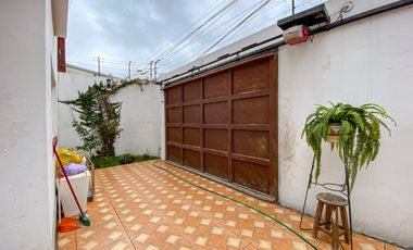 Terreno Comercial en Esquina en Avenida Pershing!!!