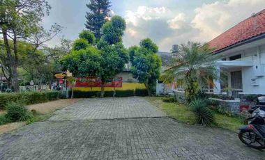 Rumah Mainroad JL.Riau cocok untuk Cafe / Kantor / Hotel, SHM