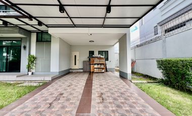 Rare Item! Corner Unit, Move-in Ready — Casa Ville Ramintra–Wongwaen 2, Only 10 Minutes to Fashion Island