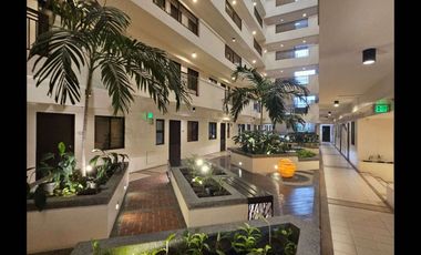 3BR Condo With Parking Asteria Residences Dmcihomes Paranaque Near Waltermart