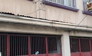 MULTI-DOOR OLD APARTMENT FOR SALE  NEAR  BANAWE & E. RODRIGUEZ QUEZON CITY