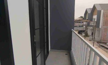 Dijual Rumah Sangat Strategis 8 Menit LRT Cikunir Bebas Banjir