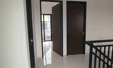 Dijual Rumah Sangat Strategis 8 Menit LRT Cikunir Bebas Banjir