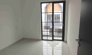 Dijual Rumah Sangat Strategis 8 Menit LRT Cikunir Bebas Banjir