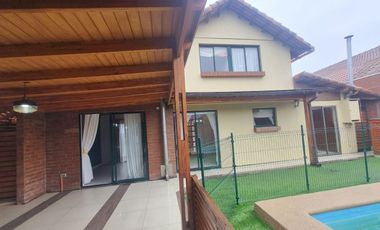 VENDE CASAA EN SELECTO BARRIO CENTRO NUEVO MACHALI
