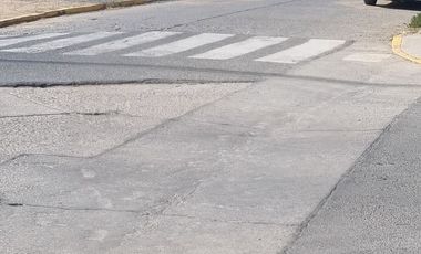 VENDE CASA COM AMPLIO SITIO EN PLENO CENTRO PICHILEMU