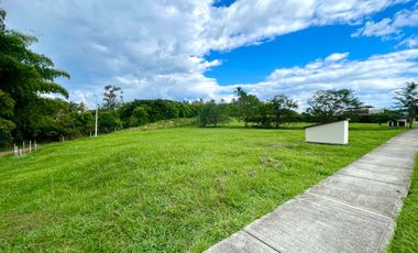 Extraordinario lote con 2053 m2 en Cerritos Condominio Campestre con vista al bosque al Bosque y a los Guaduales. Pereira.