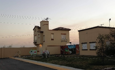 PRECIOSA CASA EN CONDOMINIO EN VENTA, RECUPERACION HIPOTECARIA.