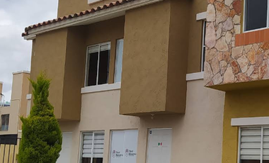 PRECIOSA CASA EN CONDOMINIO EN VENTA, RECUPERACION HIPOTECARIA.