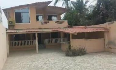 se vende Casa Frente al Mar los Gilces de crucita