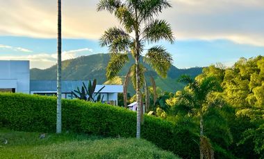 Oportunidad I Majestuoso lote con 2.088 m2 con vista a las montañas y nacimiento de agua en Combia Condominio Campestre. Pereira.