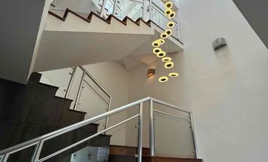 Casa en venta dentro de frac privado  lomas verdes zona sur pte de la ciudad