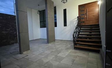 Casa en venta dentro de frac privado  lomas verdes zona sur pte de la ciudad