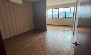 Casa en venta dentro de frac privado  lomas verdes zona sur pte de la ciudad