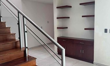 Casa en venta dentro de frac privado  lomas verdes zona sur pte de la ciudad