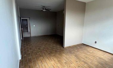 Casa en venta dentro de frac privado  lomas verdes zona sur pte de la ciudad