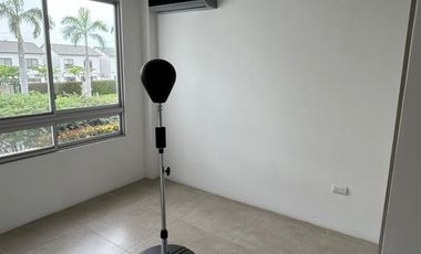 URB. VILANOVA, CASA EN ALQUILER.