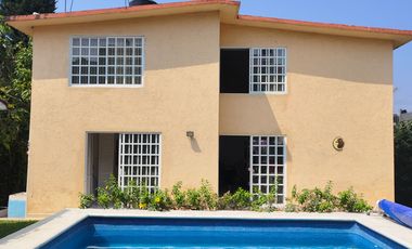 Casa en venta en Temixco Morelos, en Fraccionamiento Las Brisas