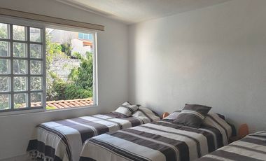 Casa en venta en Temixco Morelos, en Fraccionamiento Las Brisas