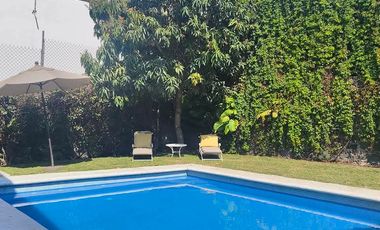 Casa en venta en Temixco Morelos, en Fraccionamiento Las Brisas