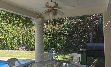 Casa en venta en Temixco Morelos, en Fraccionamiento Las Brisas