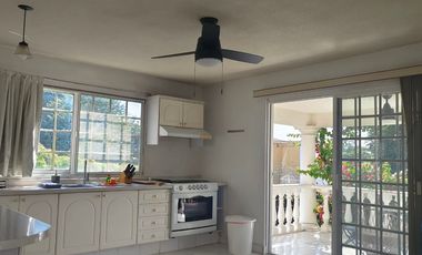 Casa en venta en Temixco Morelos, en Fraccionamiento Las Brisas